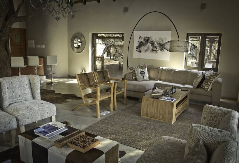 בית מלון כפרי Moditlo River Lodge