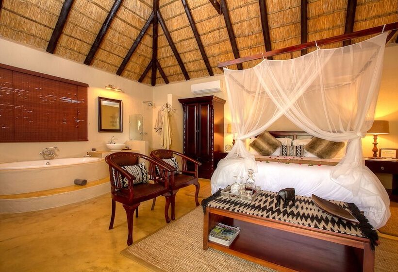 בית מלון כפרי Mvuradona Safari Lodge