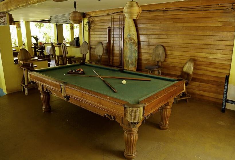 호텔 Pelican Beachfront