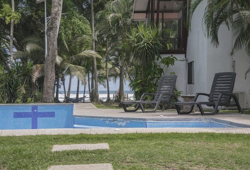 호텔 Pelican Beachfront