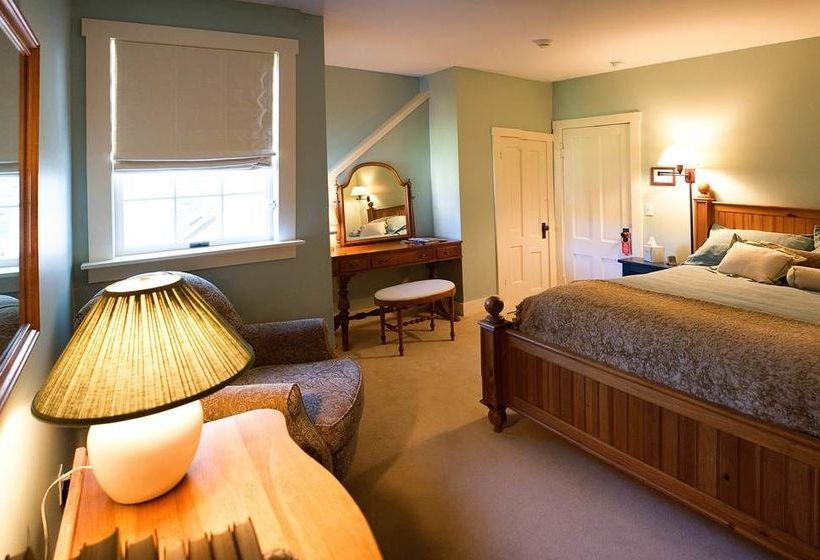 هتل Red Clover Inn And Restaurant