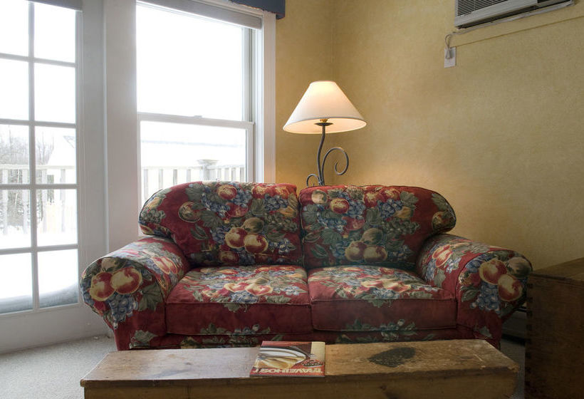 هتل Red Clover Inn And Restaurant