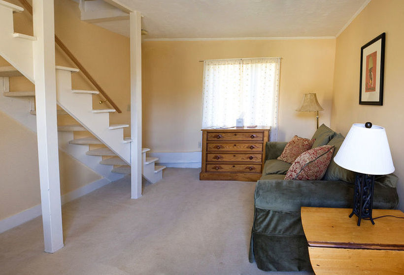 هتل Red Clover Inn And Restaurant