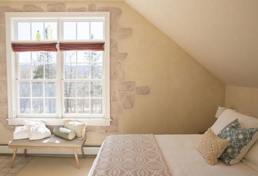 هتل Red Clover Inn And Restaurant