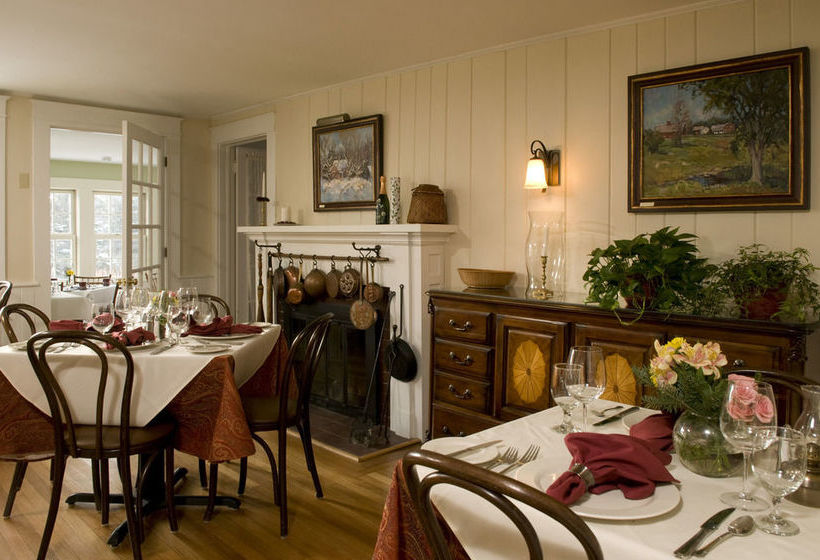 هتل Red Clover Inn And Restaurant