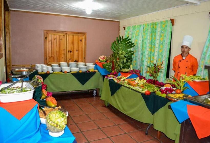 فندق Termales Del Bosque & Hot Springs