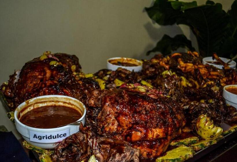 فندق Termales Del Bosque & Hot Springs