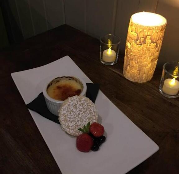 Отель The Bulldog