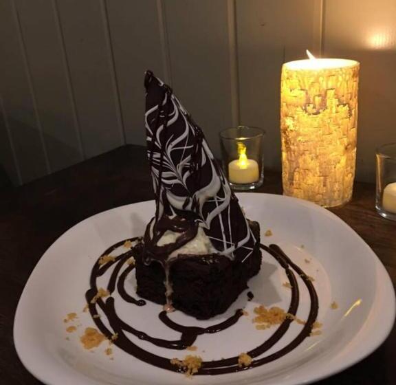 Отель The Bulldog