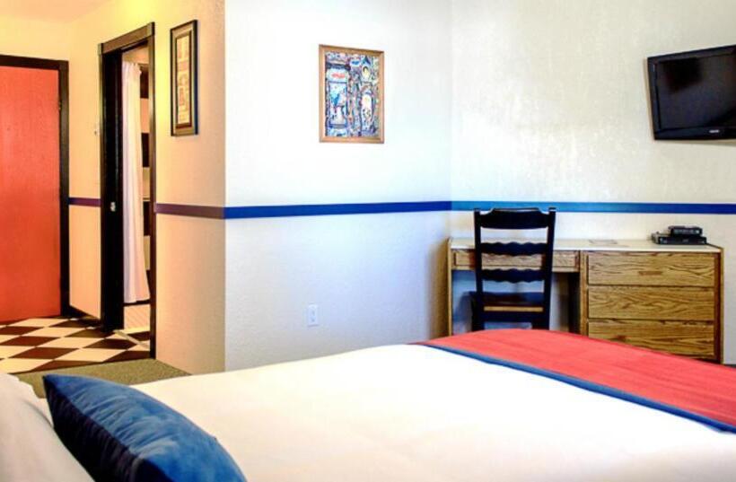 Отель The Bulldog