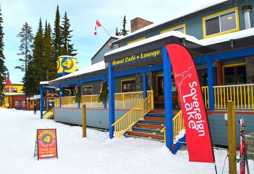 Отель The Bulldog