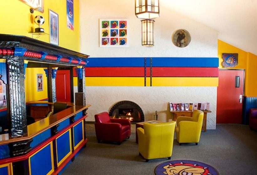 Отель The Bulldog