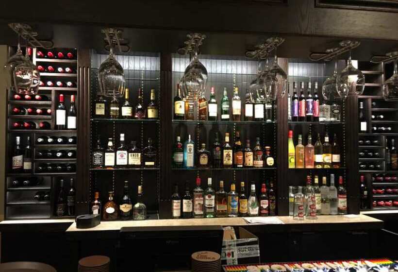 Отель The Bulldog