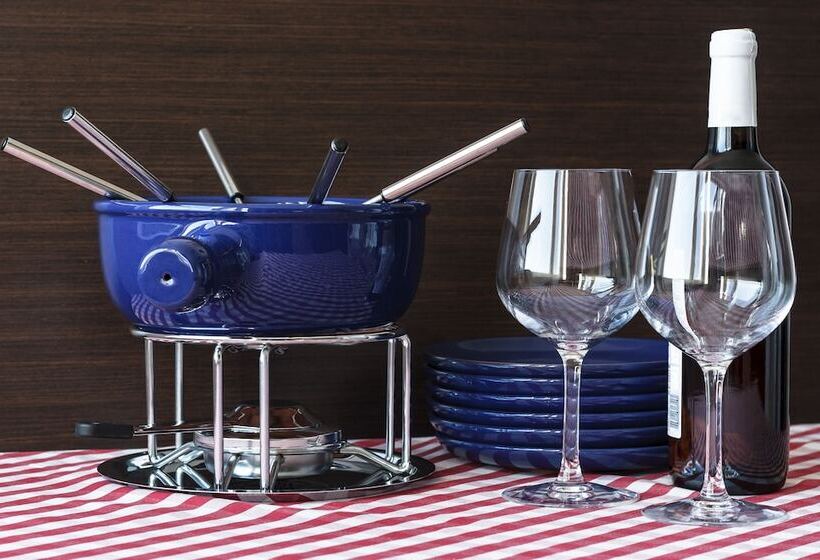 Отель The Bulldog