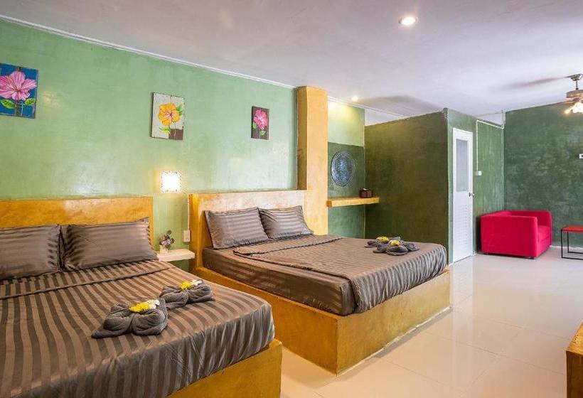 Отель The Cosy Sunset Beach Resort & Restaurant