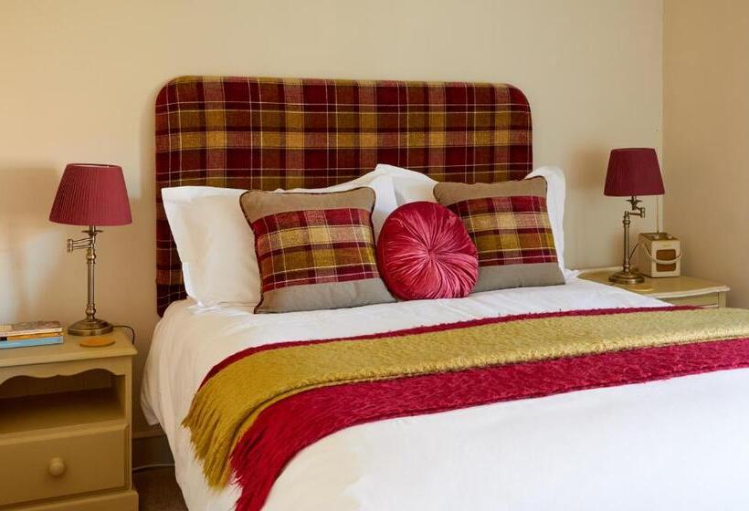 בית מלון כפרי The Greyhound Inn