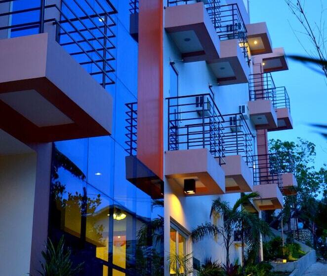 בית מלון כפרי The Orient Beach Boracay