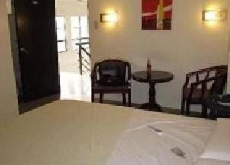 هتل Toilena Room And Board