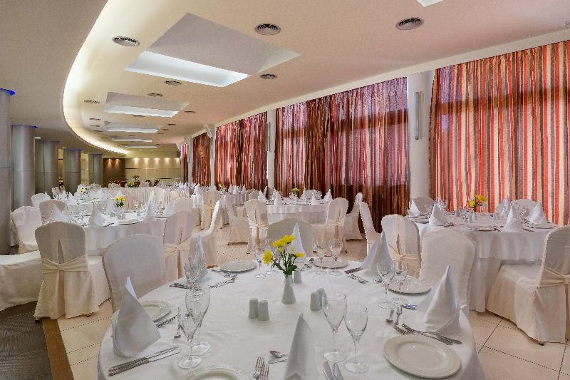 Отель Virginia Family Suites