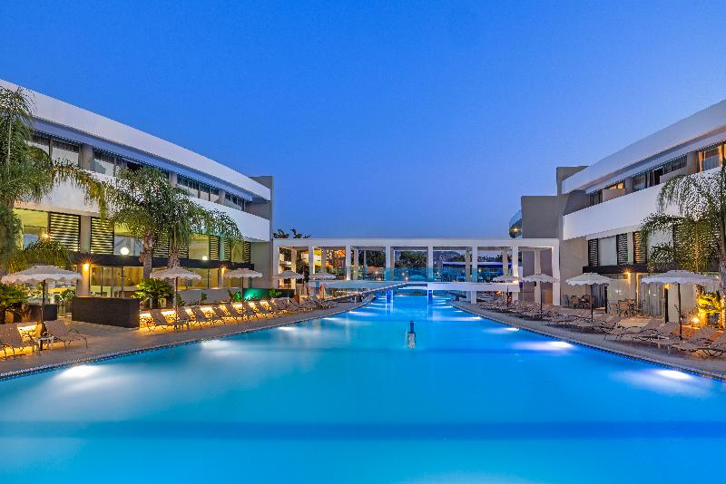 Отель Virginia Family Suites