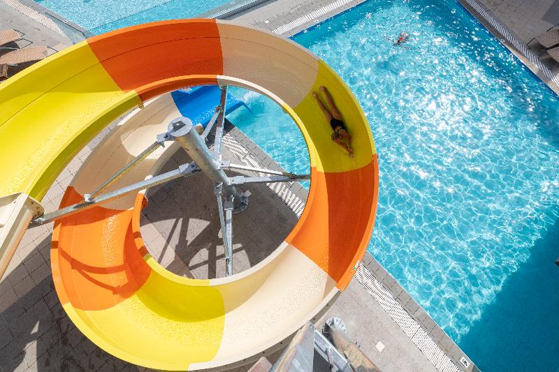 Отель Virginia Family Suites