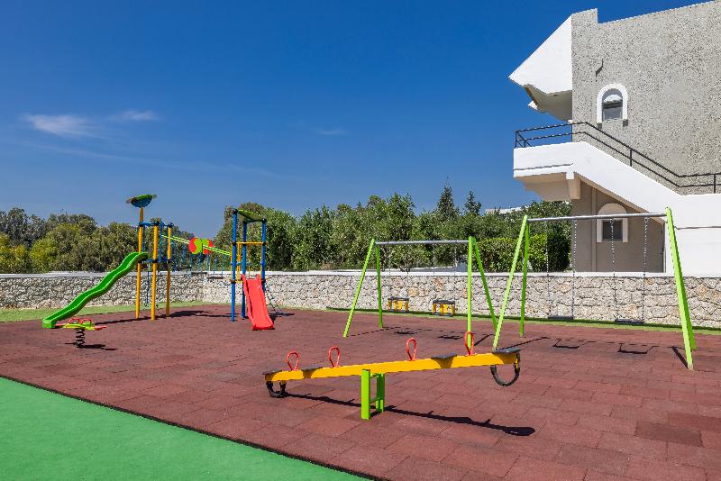 Отель Virginia Family Suites