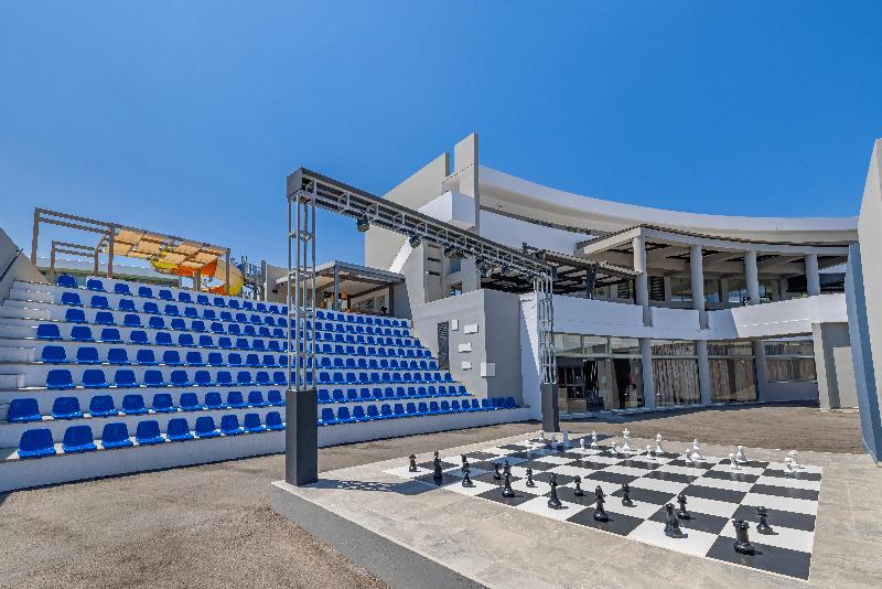 Отель Virginia Family Suites