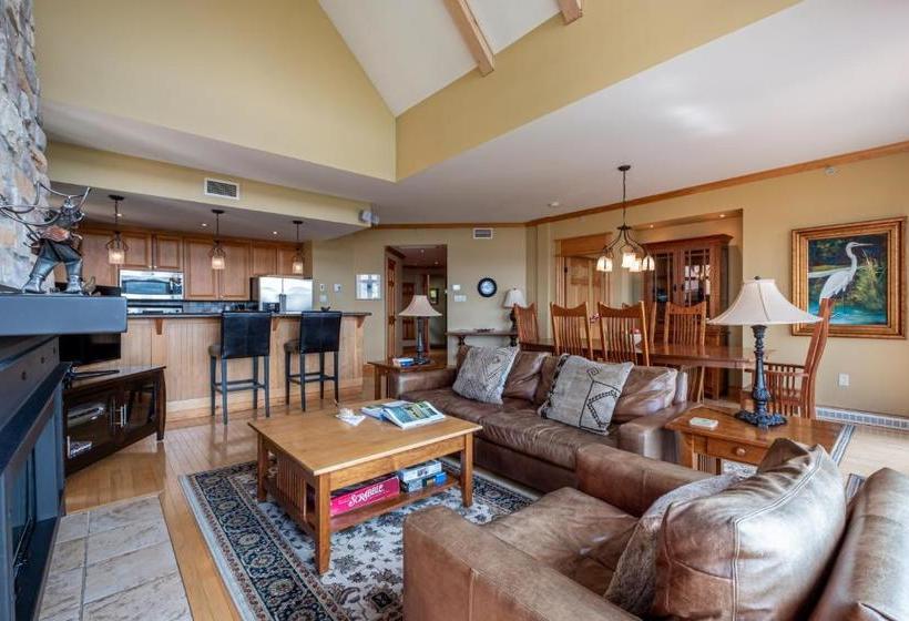 L Altitude By Rendez Vous Mont Tremblant