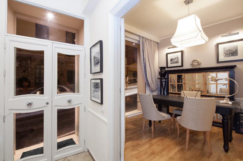 La Malandrina   Apartments & Suites