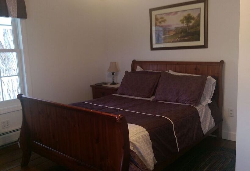 Locust Tree Bed And Breakfast Llc