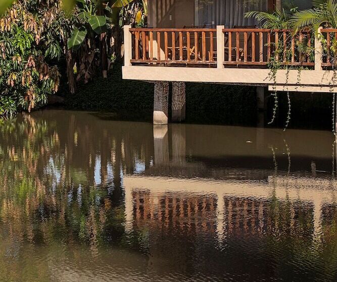 Mekong Riverside Boutique Resort & Spa