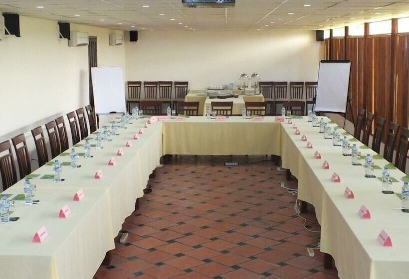 Mekong Riverside Boutique Resort & Spa