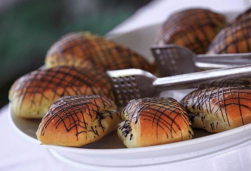 Mekong Riverside Boutique Resort & Spa