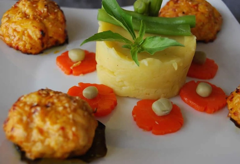 Mekong Riverside Boutique Resort & Spa