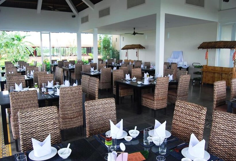 Mekong Riverside Boutique Resort & Spa