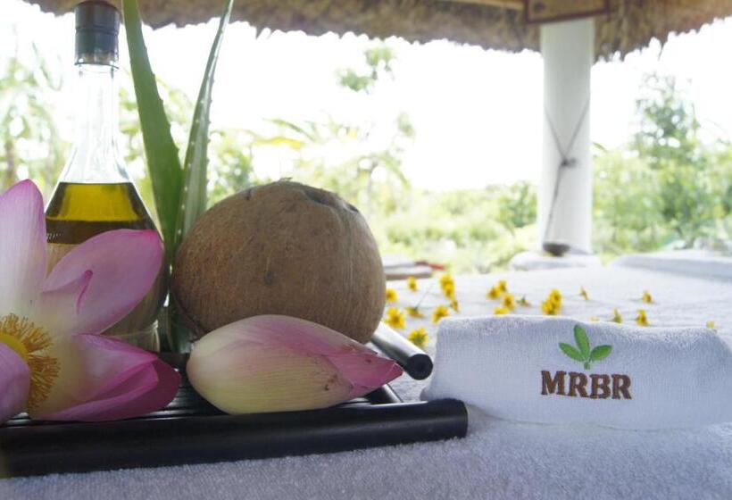 Mekong Riverside Boutique Resort & Spa