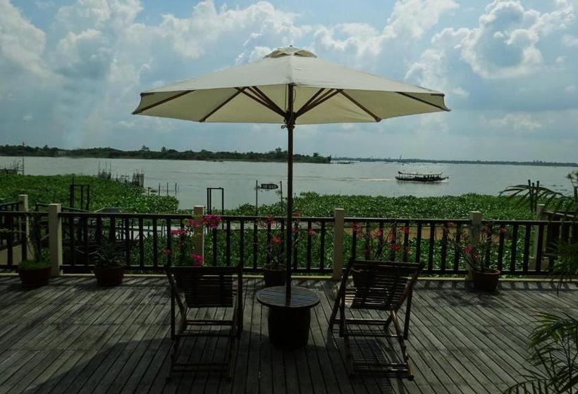 Mekong Riverside Boutique Resort & Spa