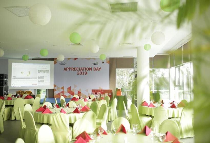 Montgomerie Links Hotel & Villas