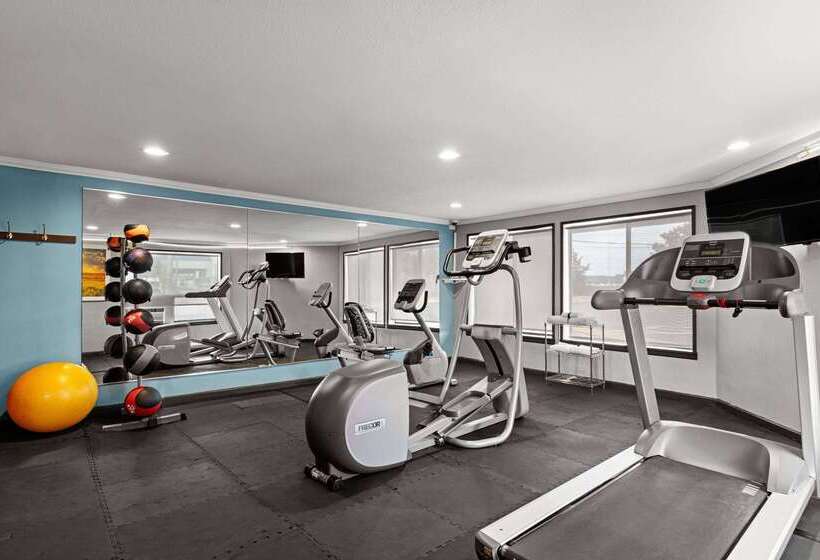 فندق على الطريق Days Inn By Wyndham Lakewood South Tacoma