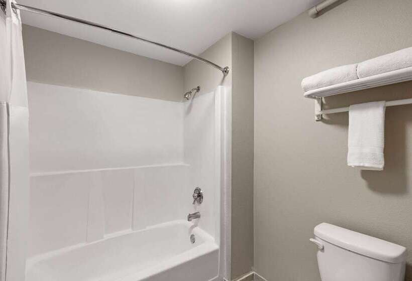 فندق على الطريق Days Inn By Wyndham Lakewood South Tacoma