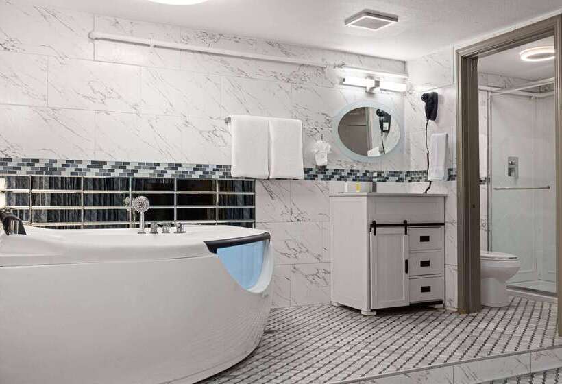 فندق على الطريق Days Inn By Wyndham Lakewood South Tacoma