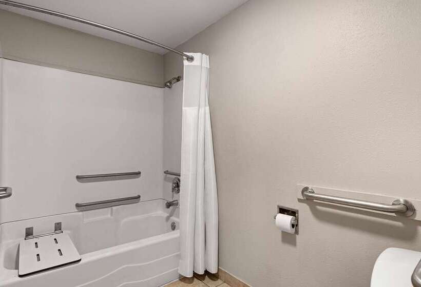 فندق على الطريق Days Inn By Wyndham Lakewood South Tacoma