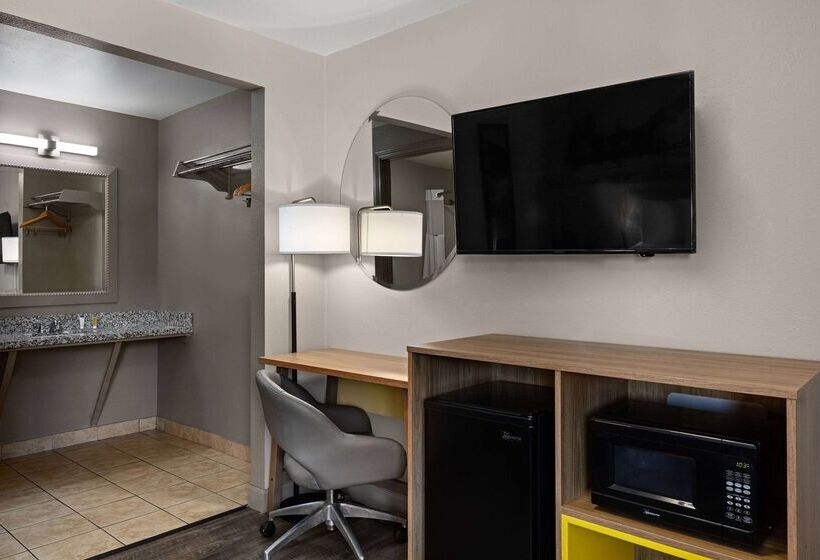 فندق على الطريق Days Inn By Wyndham Lakewood South Tacoma