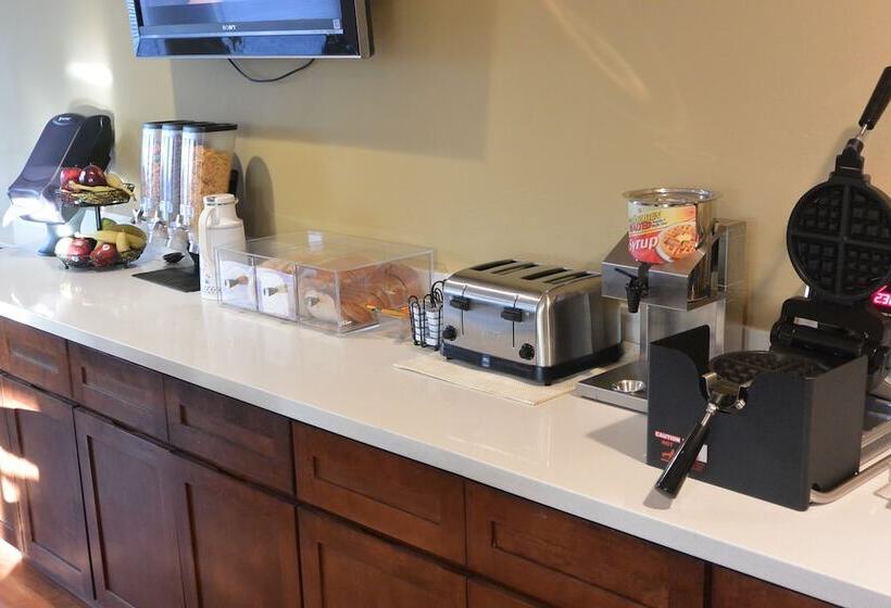 فندق على الطريق Days Inn By Wyndham Lakewood South Tacoma