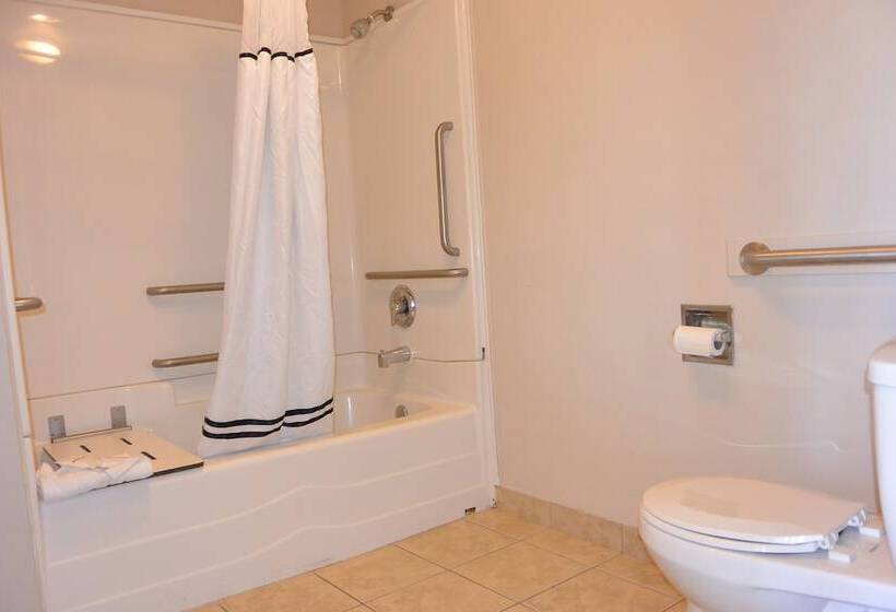 فندق على الطريق Days Inn By Wyndham Lakewood South Tacoma