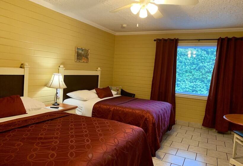 فندق على الطريق Lakeside Inn And Cafe