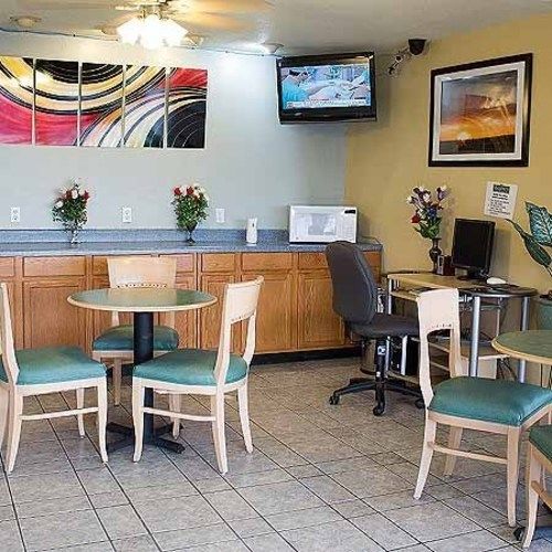 모텔 Regency Inn & Suites