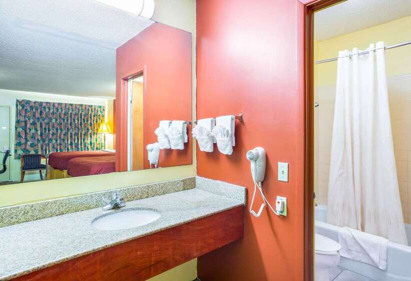 فندق على الطريق Rodeway Inn