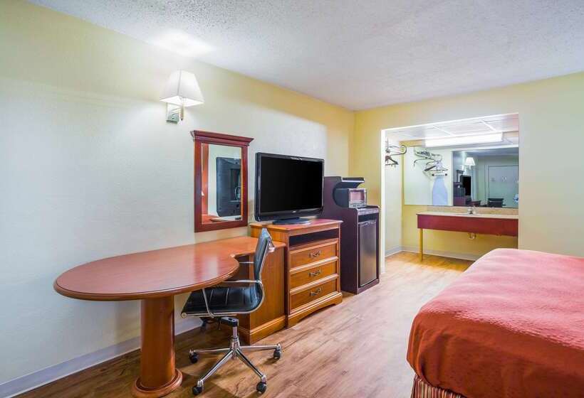 فندق على الطريق Rodeway Inn