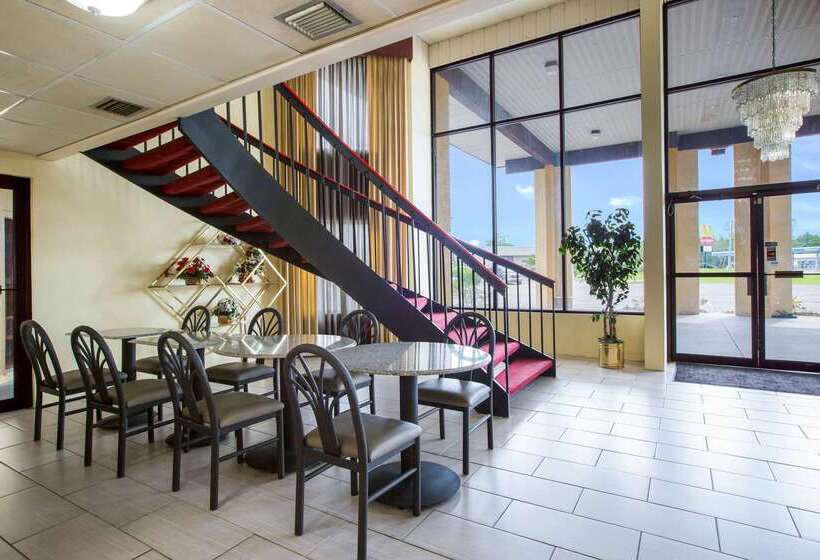 فندق على الطريق Rodeway Inn